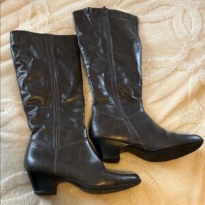 Elegant Gray Knee-High Women's Boots